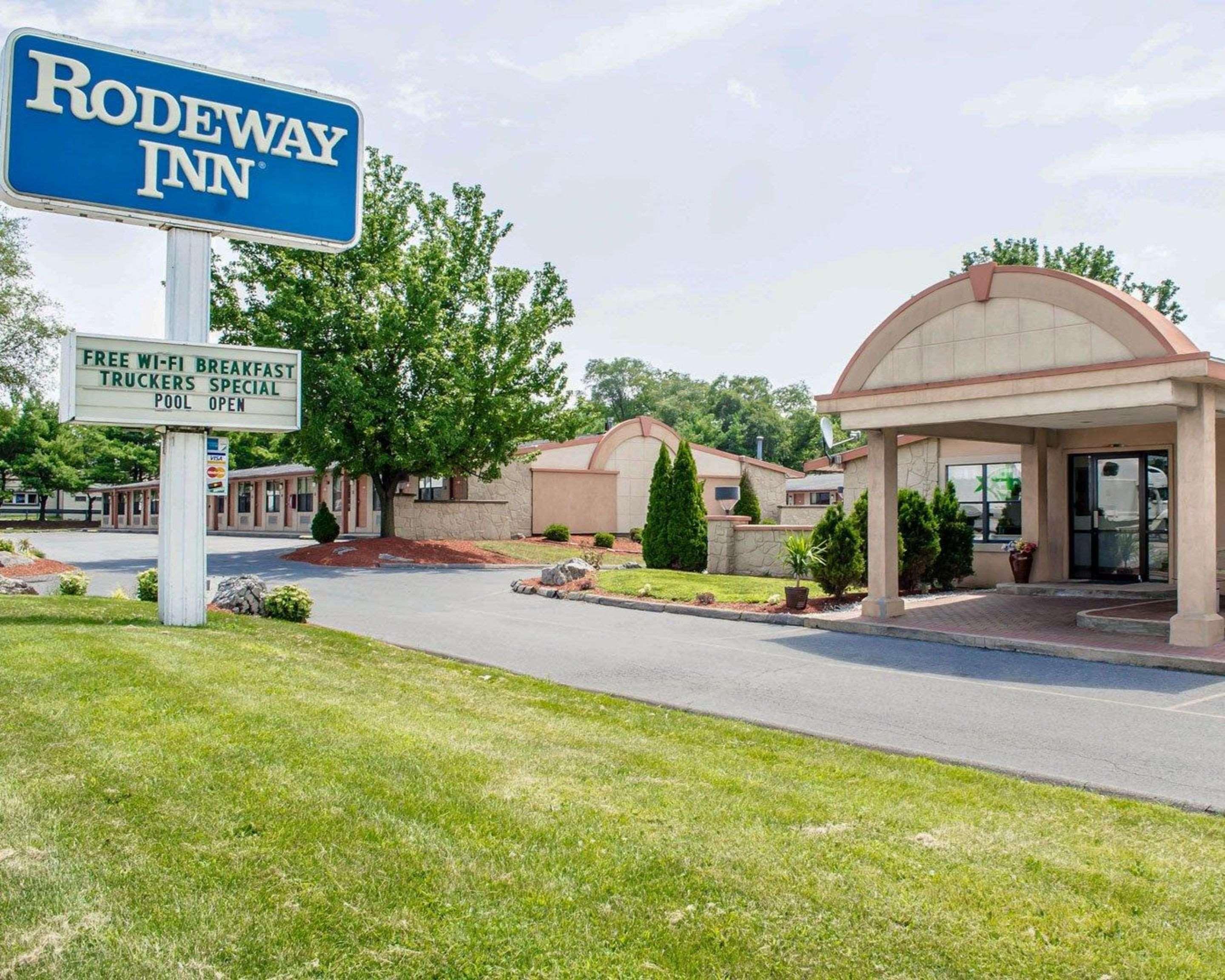 Rodeway Inn Карлайл Экстерьер фото