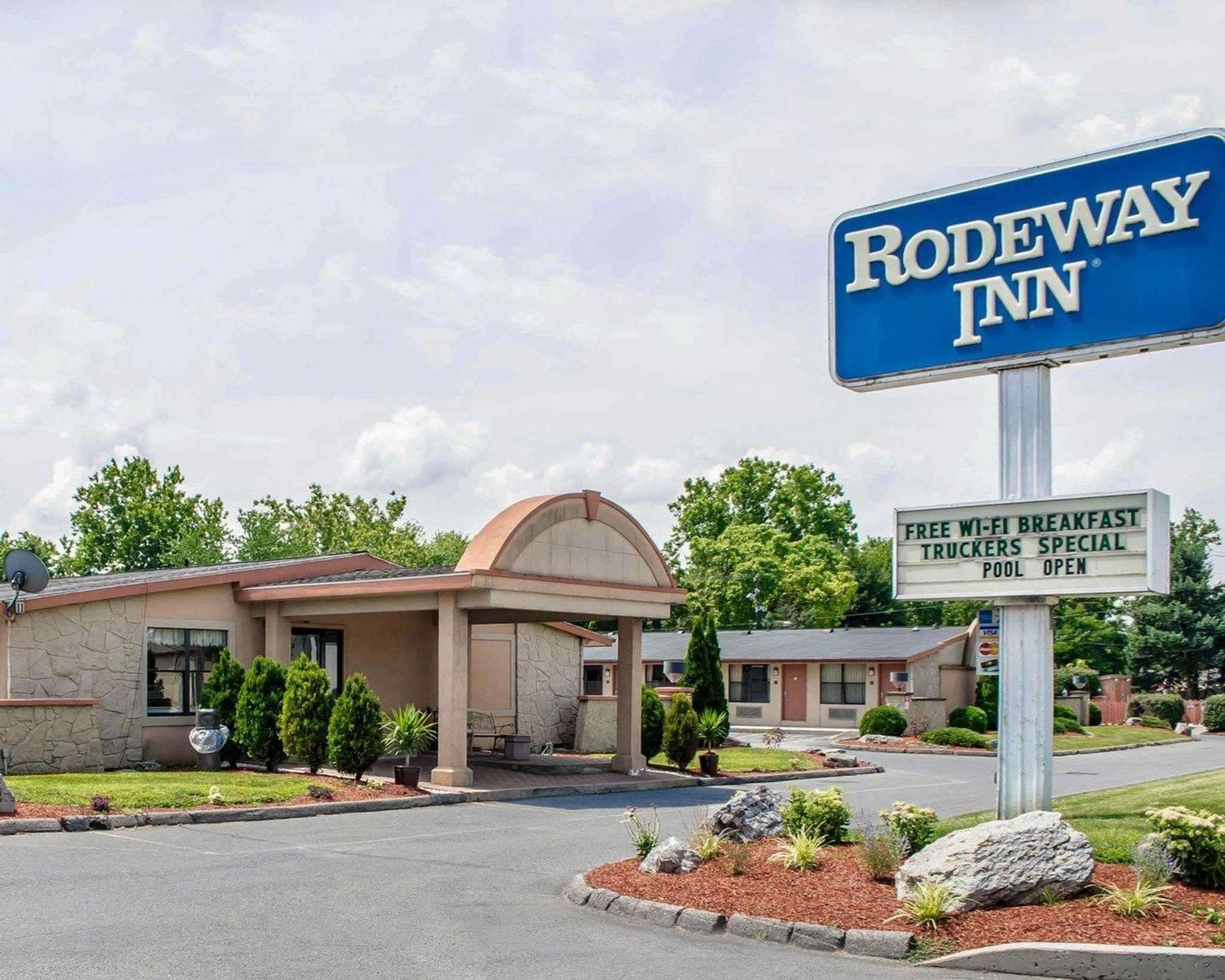 Rodeway Inn Карлайл Экстерьер фото